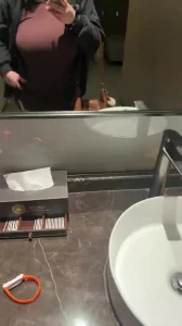 e杯骚货洗浴露出